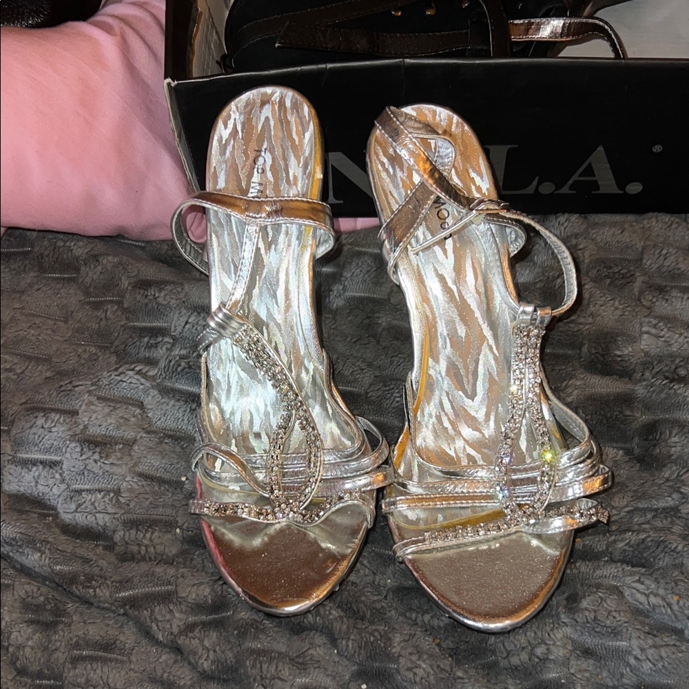 TOP Moda Shimmering Silver Heels